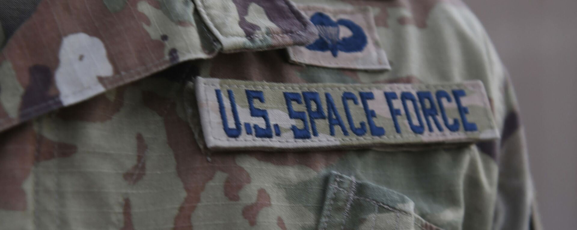 In this photo released by the U.S. Air Force, Capt. Ryan Vickers stands for a photo to display his new service tapes after taking his oath of office to transfer from the U.S. Air Force to the U.S. Space Force at Al-Udeid Air Base, Qatar, Tuesday, Sept. 1, 2020. - Sputnik International, 1920, 02.03.2023