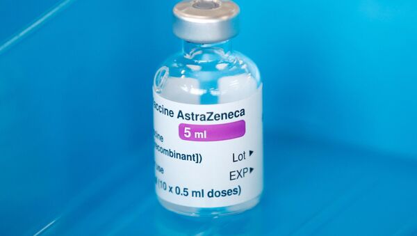 A vail of the Oxford-AstraZeneca COVID-19 vaccine is seen at Basingstoke Fire Station, in Basingstoke, Britain February 4, 2021. - Sputnik International