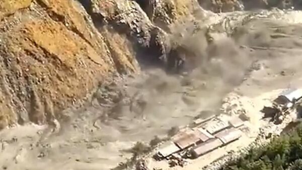 Breaking of a part of Nandadevi Glacier in Uttarakhand - Sputnik International
