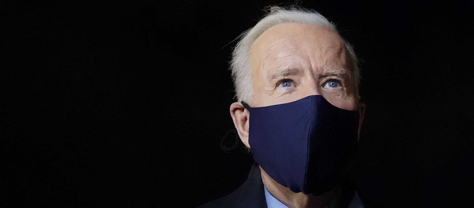 President Joe Biden speaks with reporters after stepping off Air Force One at New Castle Airport in New Castle, Del., Friday, Feb. 5, 2021. Biden is spending the weekend at his home in Delaware.  - Sputnik International, 1920, 08.02.2021