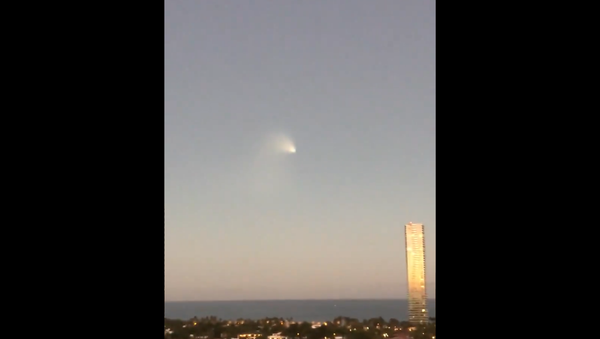 Screenshot from a video showing what is believed by some Florida residents to be a UFO - Sputnik International