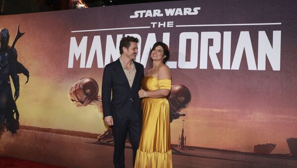 Pedro Pascal and Gina Carano attend the LA Premiere of The Mandalorian at the El Capitan Theatre on Wednesday, 13 November 2019 in Los Angeles. - Sputnik International