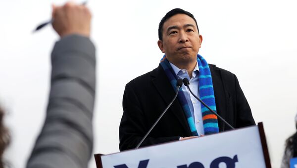 Former U.S. Democratic presidential candidate Andrew Yang speaks at an event announcing his candidacy for New York City Mayor in upper Manhattan in New York City, New York, U.S., January 14, 2021. - Sputnik International