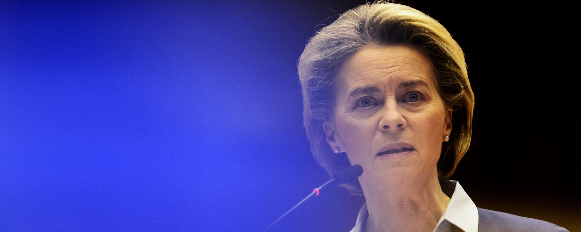 European Commission President Ursula von der Leyen speaks during a debate on the united EU approach to COVID-19 vaccinations at the European Parliament in Brussels, Wednesday, Feb. 10, 2021 - Sputnik International, 1920, 16.09.2021