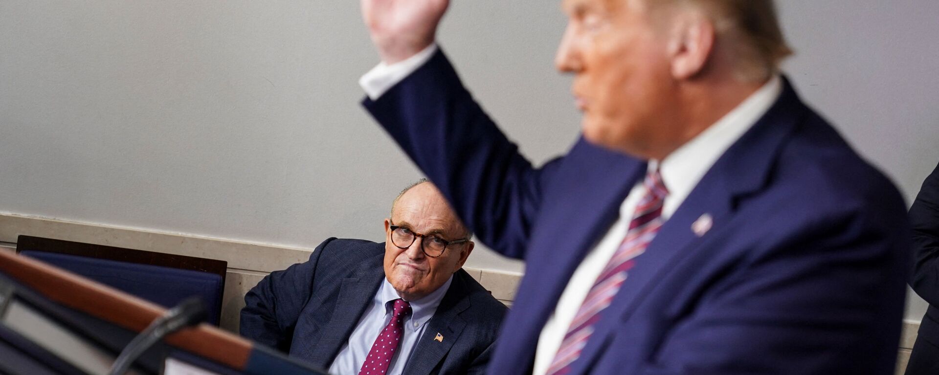 Former New York Mayor Rudy Giuliani listens as U.S. President Donald Trump speaks during a news conference in the Briefing Room of the White House on September 27, 2020 in Washington, DC. - Sputnik International, 1920, 18.01.2022