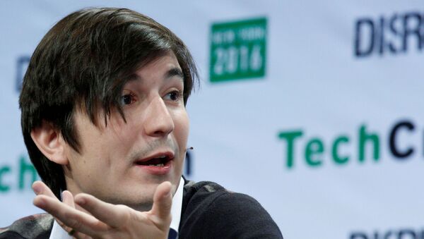 FILE PHOTO: Vlad Tenev, co-founder and co-CEO of investing app Robinhood, speaks during the TechCrunch Disrupt event in Brooklyn borough of New York, U.S., May 10, 2016. REUTERS/Brendan McDermid/File Photo - Sputnik International