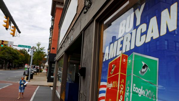  A sign reads Buy American in shop window in the Northampton County city of Easton, Pennsylvania, U.S., October 1, 2020 - Sputnik International