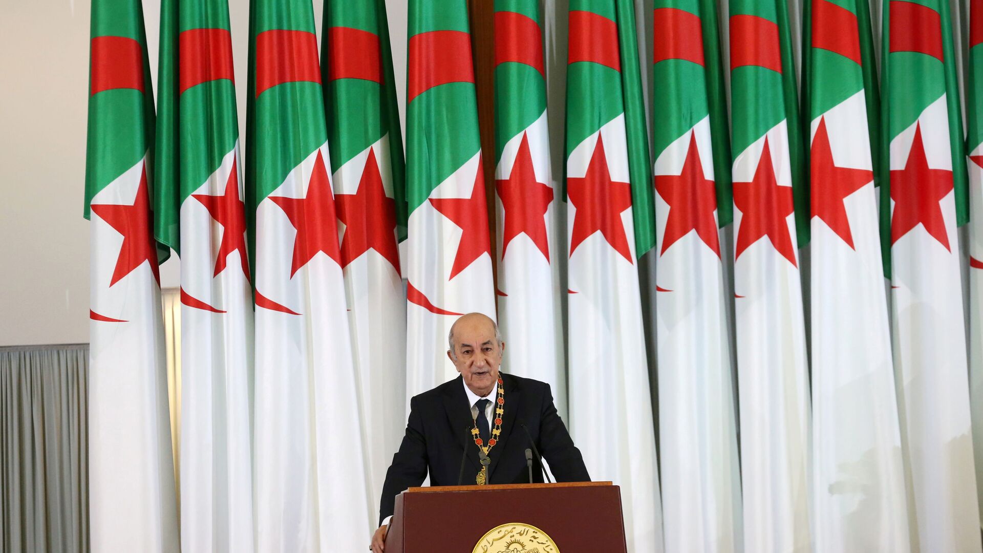 Newly elected Algerian President Abdelmadjid Tebboune delivers a speech during a swearing-in ceremony in Algiers, Algeria December 19, 2019. - Sputnik International, 1920, 04.10.2021