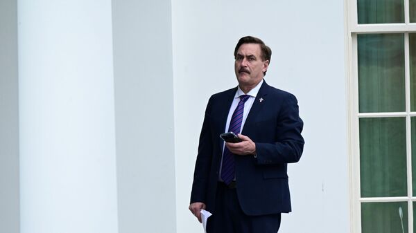 FILE PHOTO: Mike Lindell, CEO of My Pillow, stands outside the West Wing of the White House in Washington - Sputnik International