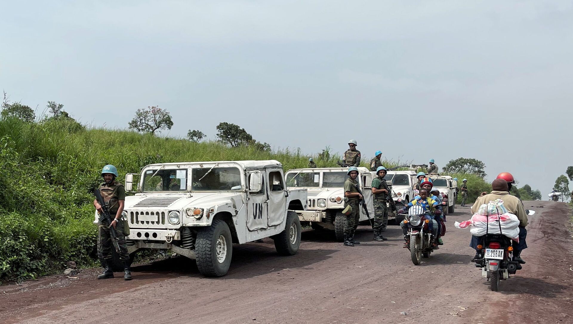 Peacekeepers serving in the United Nations Organization Stabilization Mission in the Democratic Republic of the Congo (MONUSCO) secure the scene where the Italian ambassador to Democratic Republic of Congo Luca Attanasio, Italian military policeman Vittorio Iacovacci and Congolese driver Moustapha Milambo from the World Food Programme were killed in an attempted kidnap when their convoy was attacked in Ruhimba village, eastern Democratic Republic of the Congo February 22, 2021. - Sputnik International, 1920, 22.02.2021