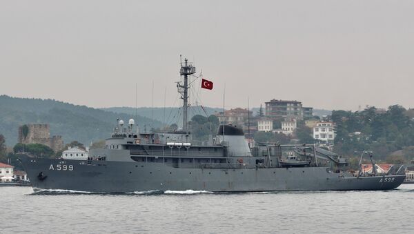 Turkish Navy research vessel TCG Cesme sails in the Bosphorus in Istanbul, Turkey 16 October 2019. - Sputnik International