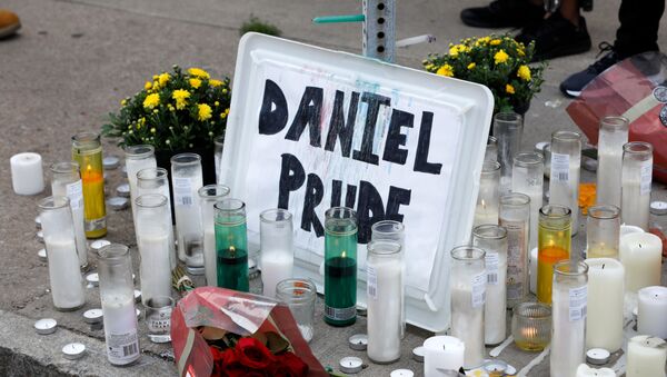 A view of a makeshift memorial on Jefferson Avenue following the death of a Black man, Daniel Prude, after police put a spit hood over his head during an arrest on March 23, in Rochester, New York, U.S. September 3, 2020 - Sputnik International