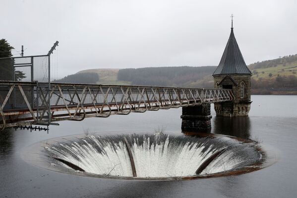 Pontsticill Reservoir seen in the rain in the Brecon Beacons National Park in South Wales, Britain, 17 February 2021. - Sputnik International