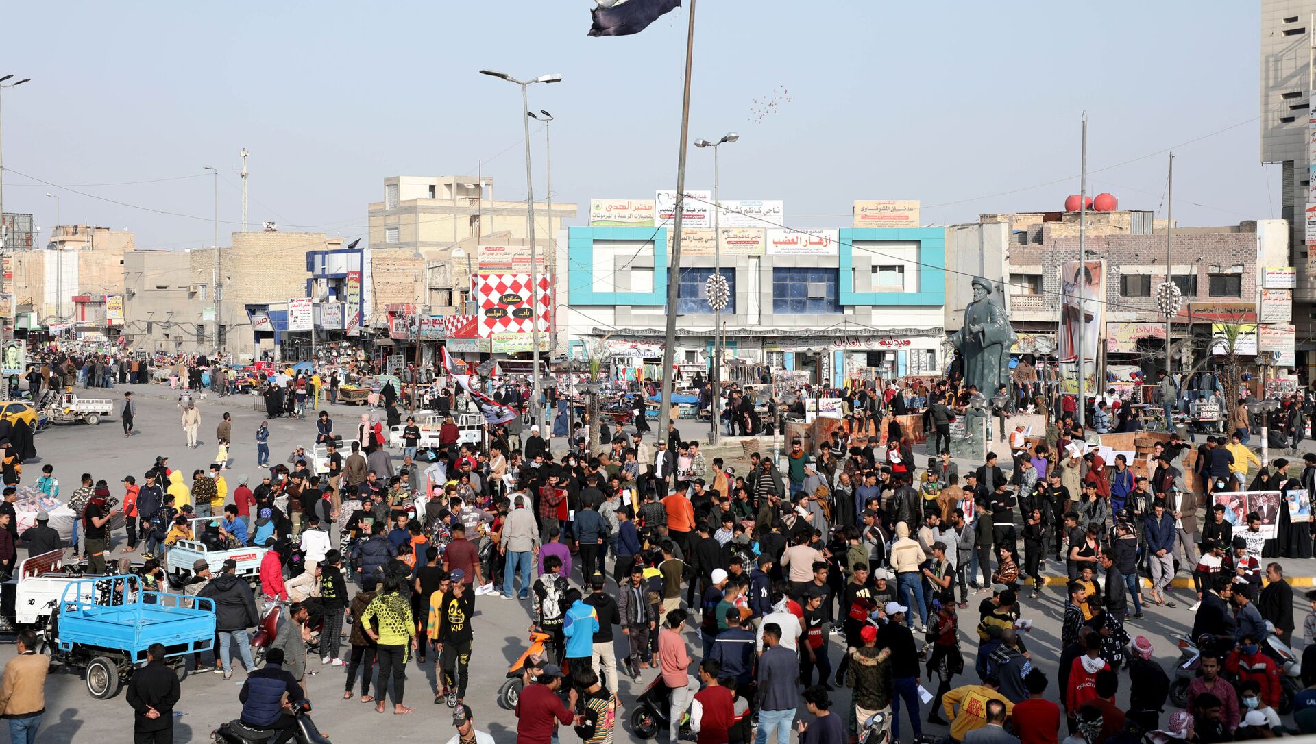 Iraqi demonstrators take part in ongoing anti-government protests in Nassiriya, Iraq January 29, 2021. Picture taken January 29, 2021  - Sputnik International, 1920, 25.02.2021