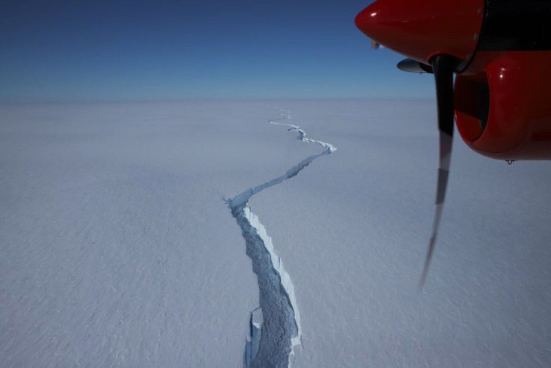 Video: Province-Sized Iceberg Snaps Off Antarctica’s Brunt Ice Shelf - Sputnik International, 1920, 27.02.2021