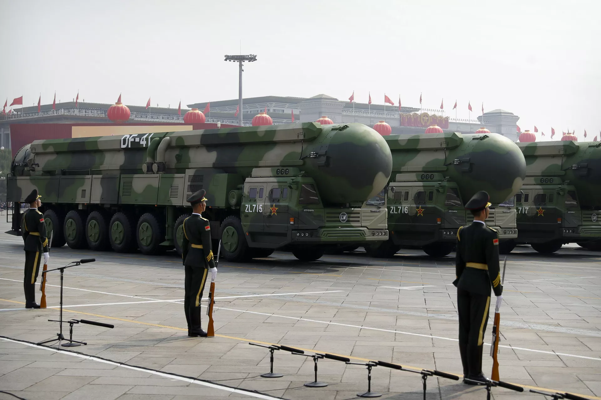 Chinese military vehicles carrying DF-41 ballistic missiles roll during a parade to commemorate the 70th anniversary of the founding of Communist China in Beijing, Tuesday, Oct. 1, 2019 - Sputnik International, 1920, 16.10.2024