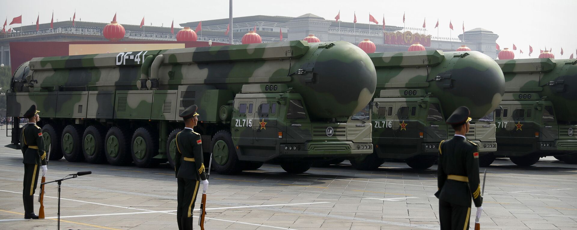 Chinese military vehicles carrying DF-41 ballistic missiles roll during a parade to commemorate the 70th anniversary of the founding of Communist China in Beijing, Tuesday, Oct. 1, 2019 - Sputnik International, 1920, 02.07.2021