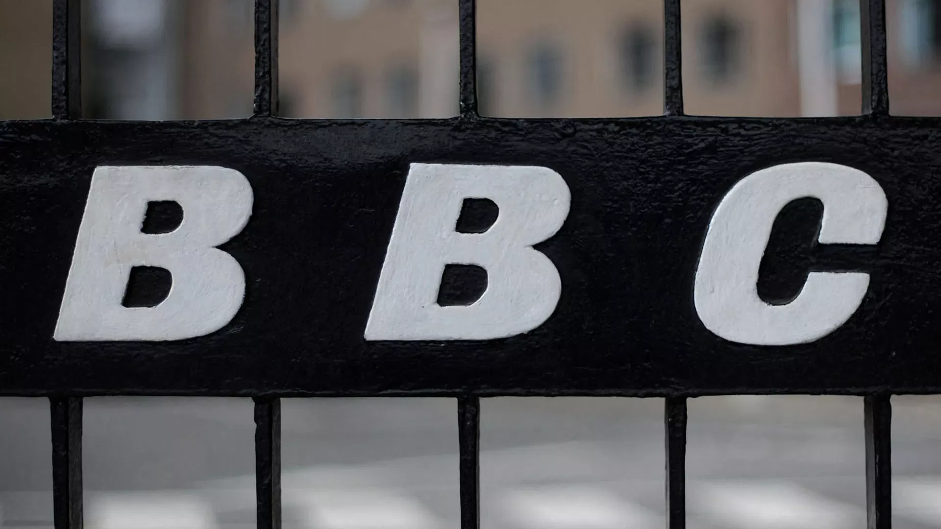 A view of a BBC logo on a gate near the entrance to the BBC Television offices in west London, on October 6, 2011.  - Sputnik International, 1920, 25.11.2023
