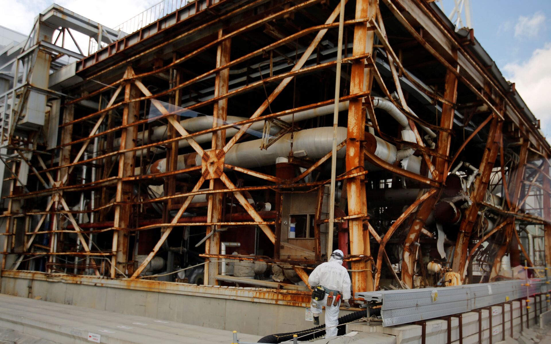 Ten Years After Freak Tsunami Caused Fukushima Disaster, Why Is Japan Sticking With Nuclear Energy?  - Sputnik International, 1920, 11.03.2021