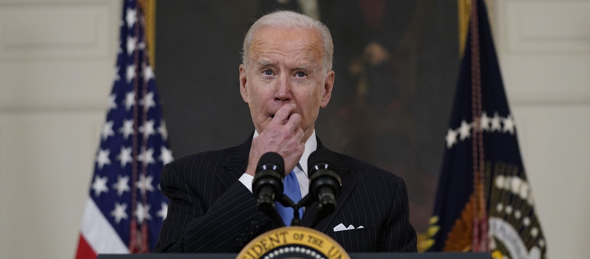 President Joe Biden speaks about efforts to combat COVID-19, in the State Dining Room of the White House, Tuesday, March 2, 2021, in Washington - Sputnik International, 1920, 18.03.2021