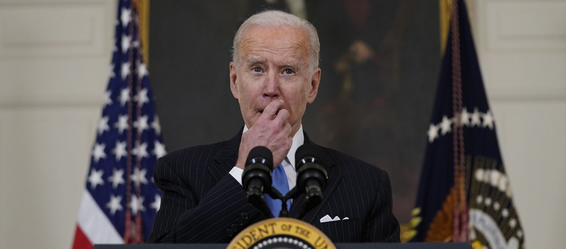 President Joe Biden speaks about efforts to combat COVID-19, in the State Dining Room of the White House, Tuesday, March 2, 2021, in Washington - Sputnik International, 1920, 07.03.2021