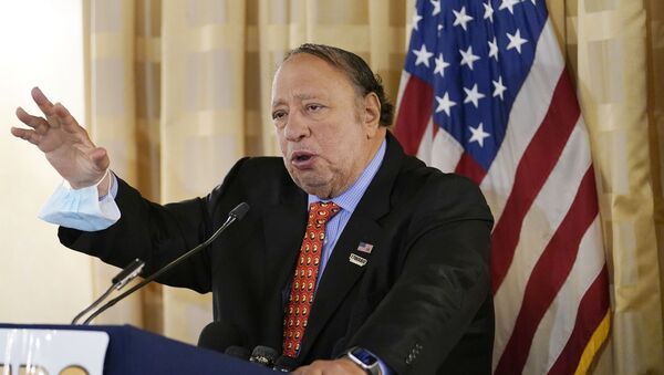 Businessman John Catsimatidis, the Gristedes grocery chain mogul, speaks at a news conference at the Women's Republican Club, Wednesday, Sept. 16, 2020, in New York. - Sputnik International