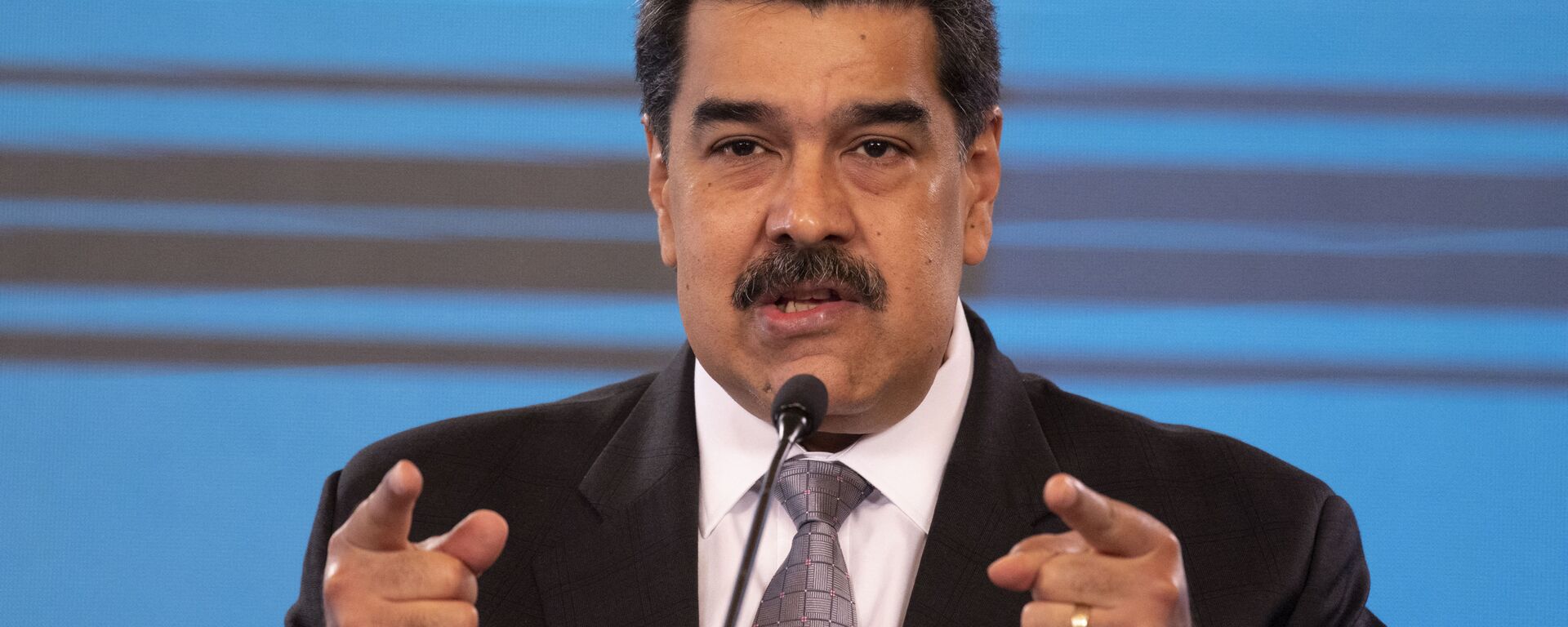 Venezuelan President Nicolas Maduro, gestures while speaking during a press conference at the Miraflores presidential palace in Caracas on February 17, 2021. - Sputnik International, 1920, 29.05.2023
