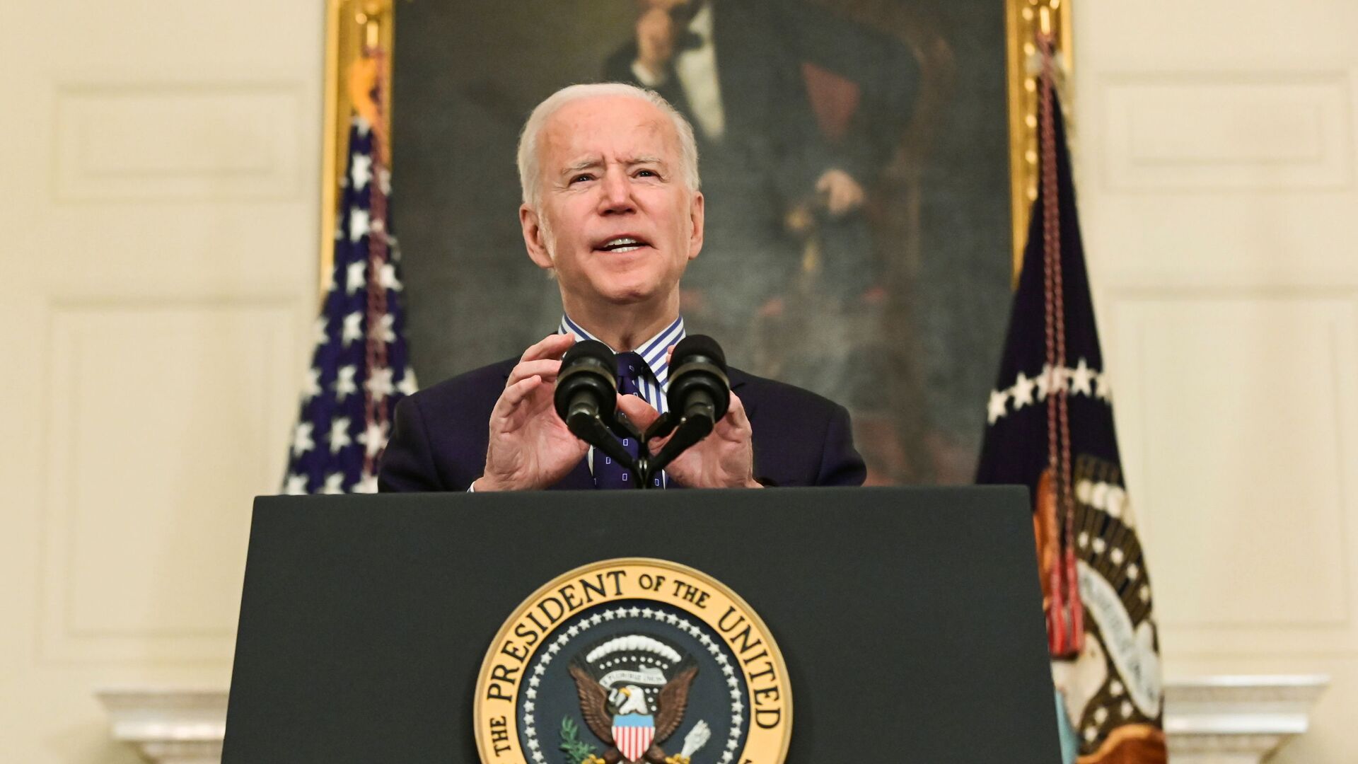 U.S. President Joe Biden makes remarks from the White House after his coronavirus pandemic relief legislation passed in the Senate, in Washington, U.S. March 6, 2021. - Sputnik International, 1920, 07.03.2021