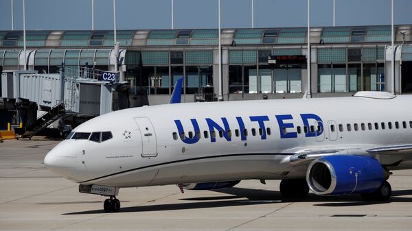 A United Airlines Boeing 737-800 arrives at O'Hare International Airport in Chicago, Illinois, U.S. - Sputnik International