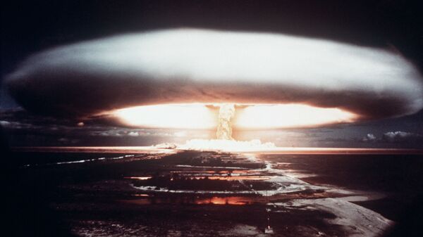 Picture taken in 1971, showing a nuclear explosion in Mururoa atoll - Sputnik International