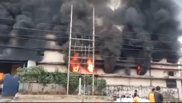 Fire breaks out at a chemical factory in the Maharashtra Industrial Development Corporation (MIDC) area of Ambernath, Thane - Sputnik International