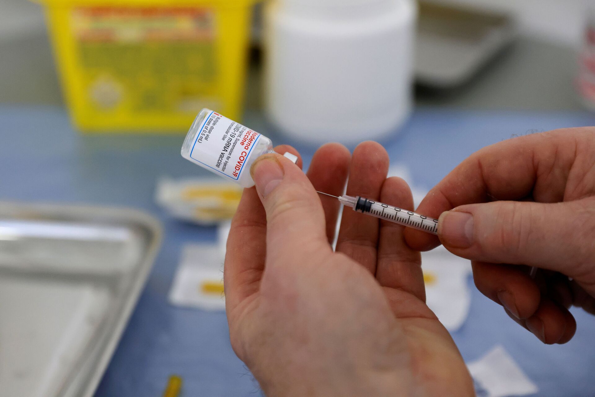 FILE PHOTO: A health worker prepares a syringe with a dose of the Moderna COVID-19 vaccine at a vaccination center in Calais as part of the coronavirus disease (COVID-19) vaccination campaign in France, March 4, 2021. - Sputnik International, 1920, 07.09.2021