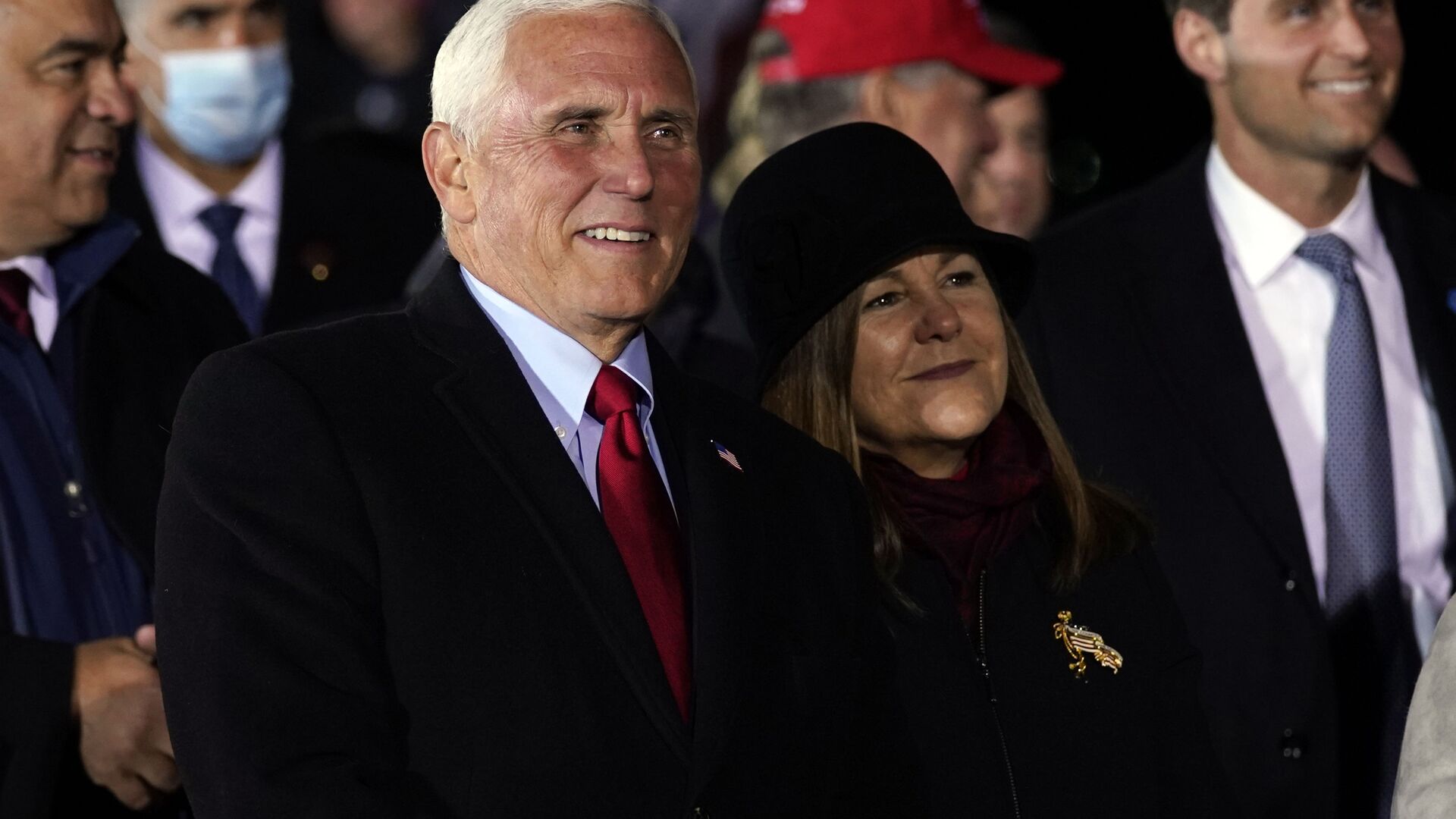 Vice President Mike Pence and his wife Karen listen as President Donald Trump speaks during a campaign rally at Gerald R. Ford International Airport, early Tuesday, Nov. 3, 2020, in Grand Rapids, Mich. - Sputnik International, 1920, 09.09.2021