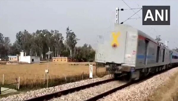 Train runs in reverse direction for several kilometres in Uttarakhand - Sputnik International