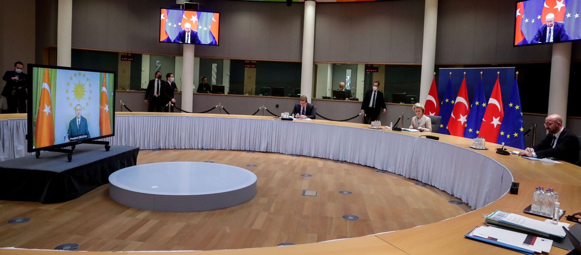 European Commission President Ursula von der Leyen and EU Council President Charles Michel hold a video call with Turkey's President Recep Tayyip Erdogan, in Brussels, Belgium, March 19, 2021. - Sputnik International, 1920, 19.03.2021