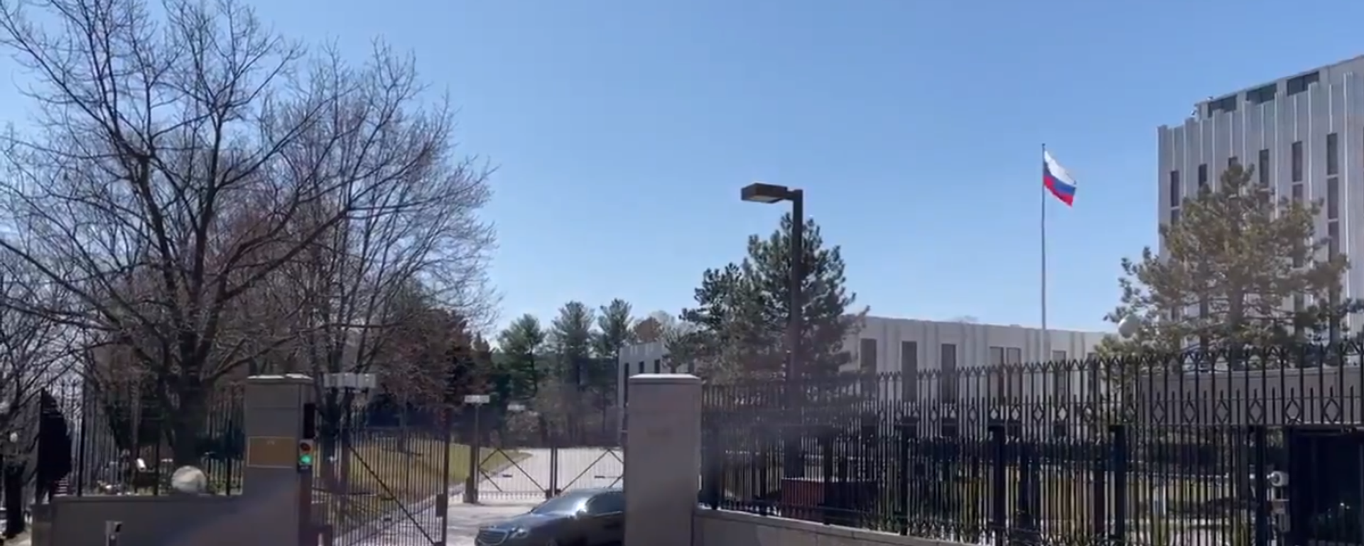 Russian Ambassador Anatoly Antonov's vehicle leaves the Russian Embassy compound in Washington, DC. Saturday, March 20, 2021. - Sputnik International, 1920, 19.11.2022