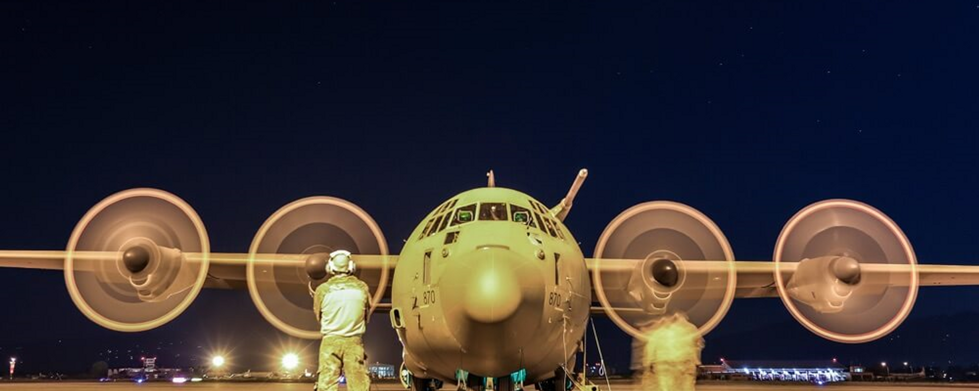Royal Air Force Hercules C-130J, seen here in Nepal in 2015 providing earthquake aid. - Sputnik International, 1920, 21.03.2021