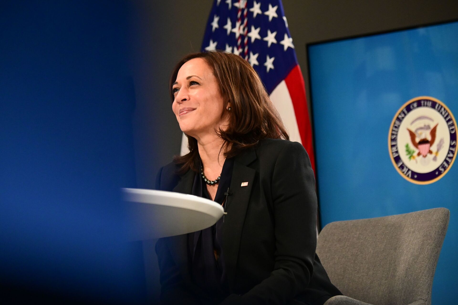US Vice President Kamala Harris participates in a virtual meeting to discuss the newly-signed American Rescue Plan, COVID-19 relief legislation, at the White House in Washington, US, March 11, 2021 - Sputnik International, 1920, 07.09.2021