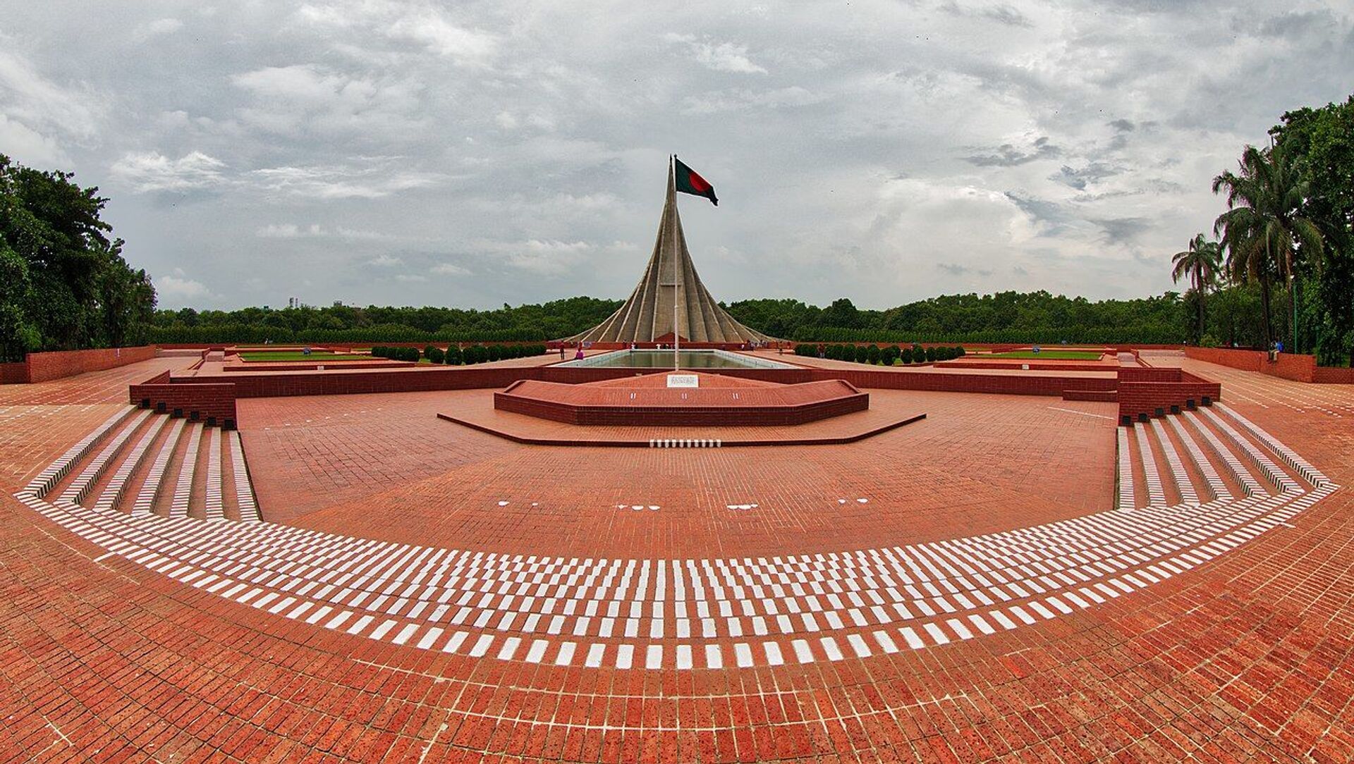 National Martyrs’ Memorial at Savar, a tribute to the martyrs of the Bangladesh Independence War - Sputnik International, 1920, 26.03.2021
