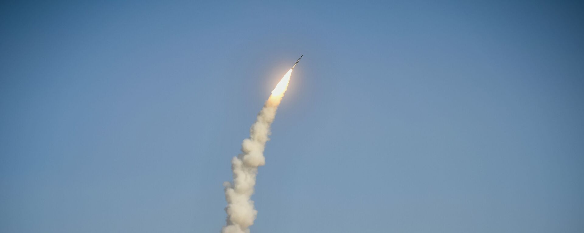 Russian S-400 air defence system launches missile during drills - Sputnik International, 1920, 13.07.2021