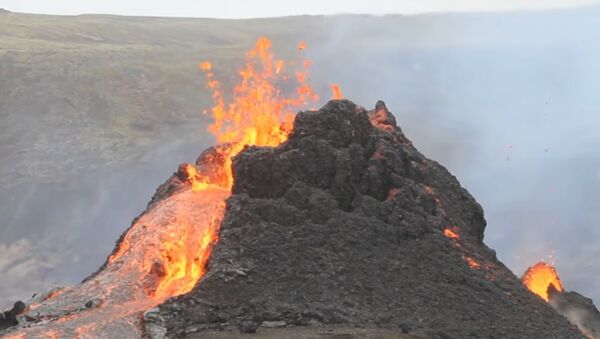 Volcano erupts in Iceland - Sputnik International