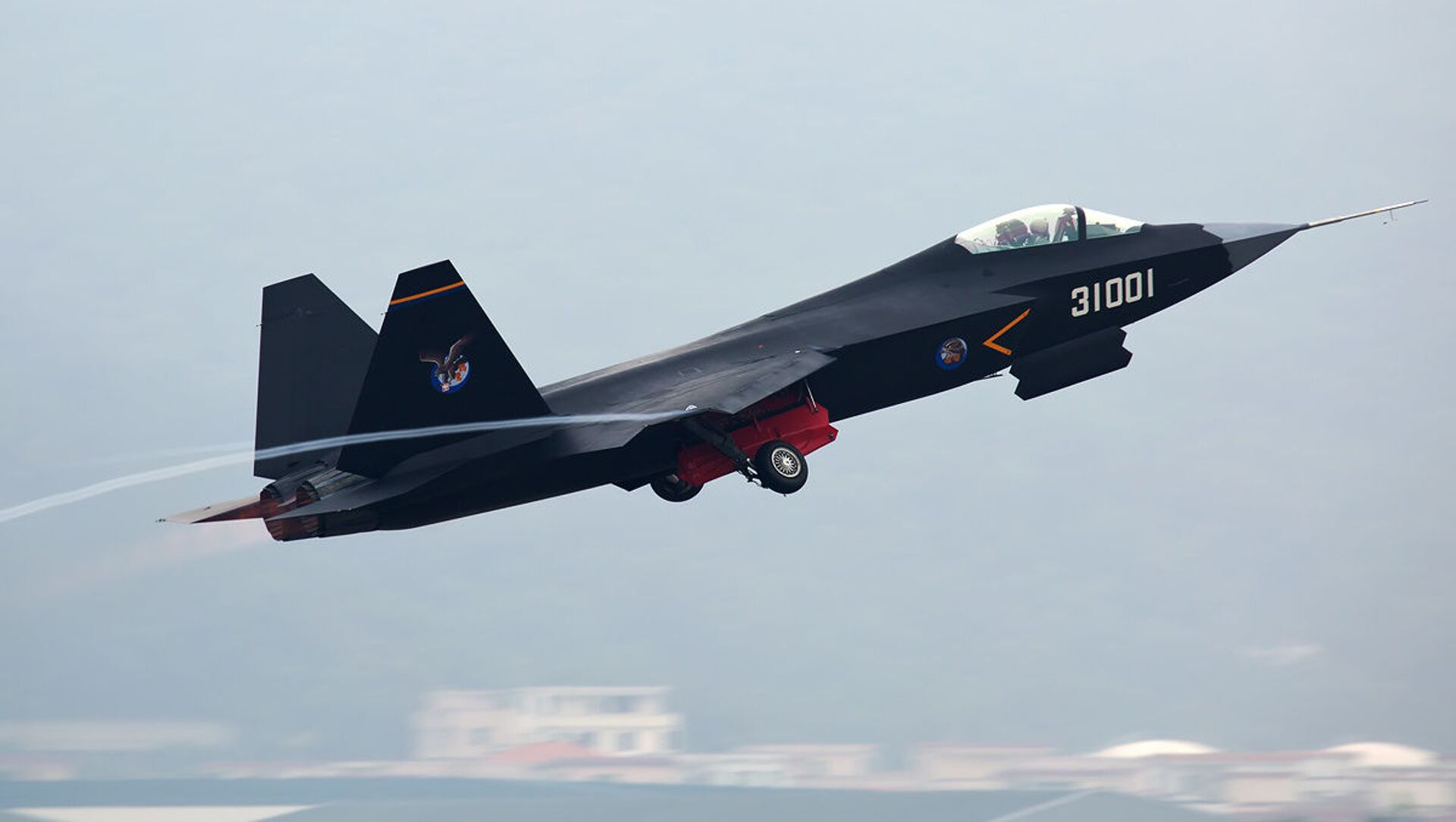 Shenyang Aircraft Corporation's FC-31 Gyrfalcon stealth fighter prototype at the 2014 Zhuhai Air Show in China - Sputnik International, 1920, 29.03.2021
