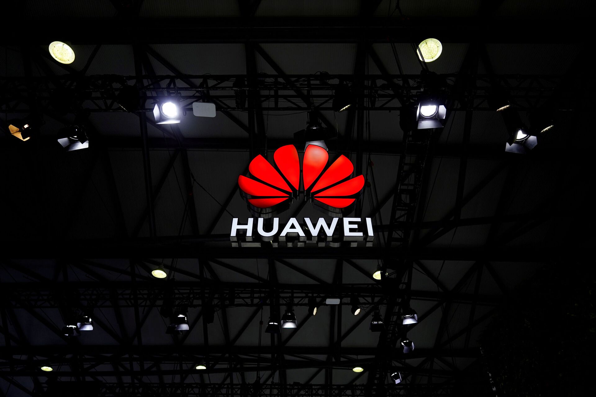 A Huawei logo is seen at the Mobile World Congress (MWC) in Shanghai, China February 23, 2021 - Sputnik International, 1920, 07.09.2021