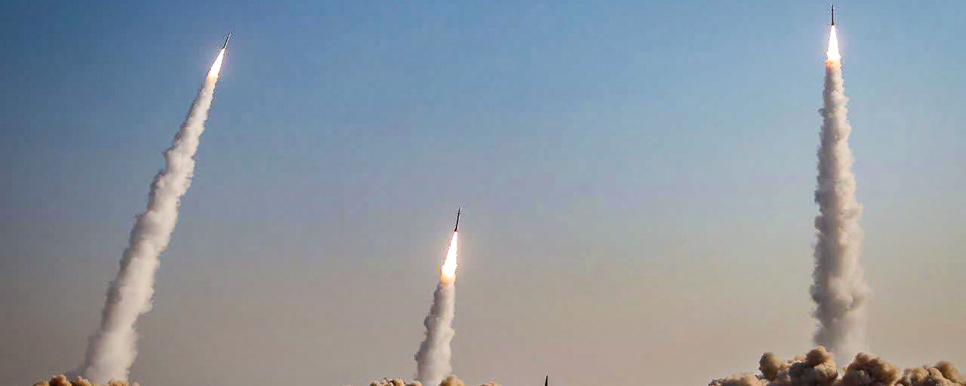 This handout photo provided by Iran's Revolutionary Guard Corps (IRGC) official website via SEPAH News shows a launch of missiles during a military drill in an unknown location in Iran. File photo. - Sputnik International, 1920, 17.01.2024