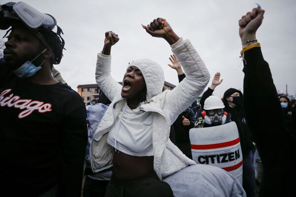 New Wave of Violent Protests Break Out in Minnesota After Killing of Black Man Daunte Wright - Sputnik International