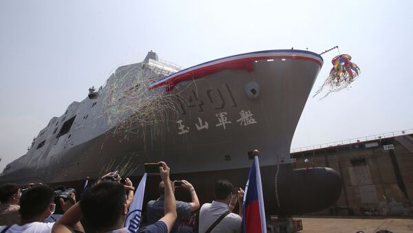 This photo shows the Yushan transport ship during a launch ceremony for its first indigenous amphibious transport dock in Kaohsiung, southern Taiwan, Tuesday, April 13, 2021. - Sputnik International