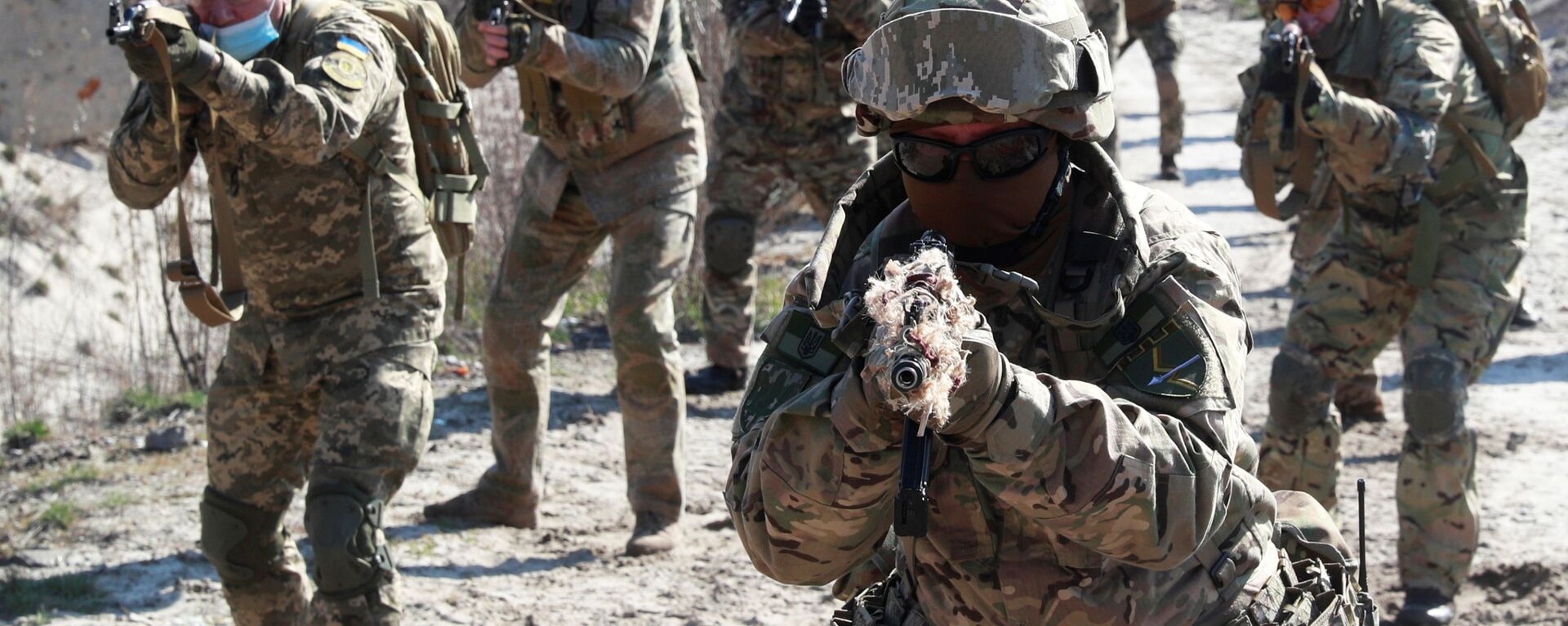 Reservists of the 130th battalion of the Ukrainian Territorial Defence Forces attend military exercises on outskirts of Kyiv, Ukraine April 10, 2021. - Sputnik International, 1920, 12.06.2021