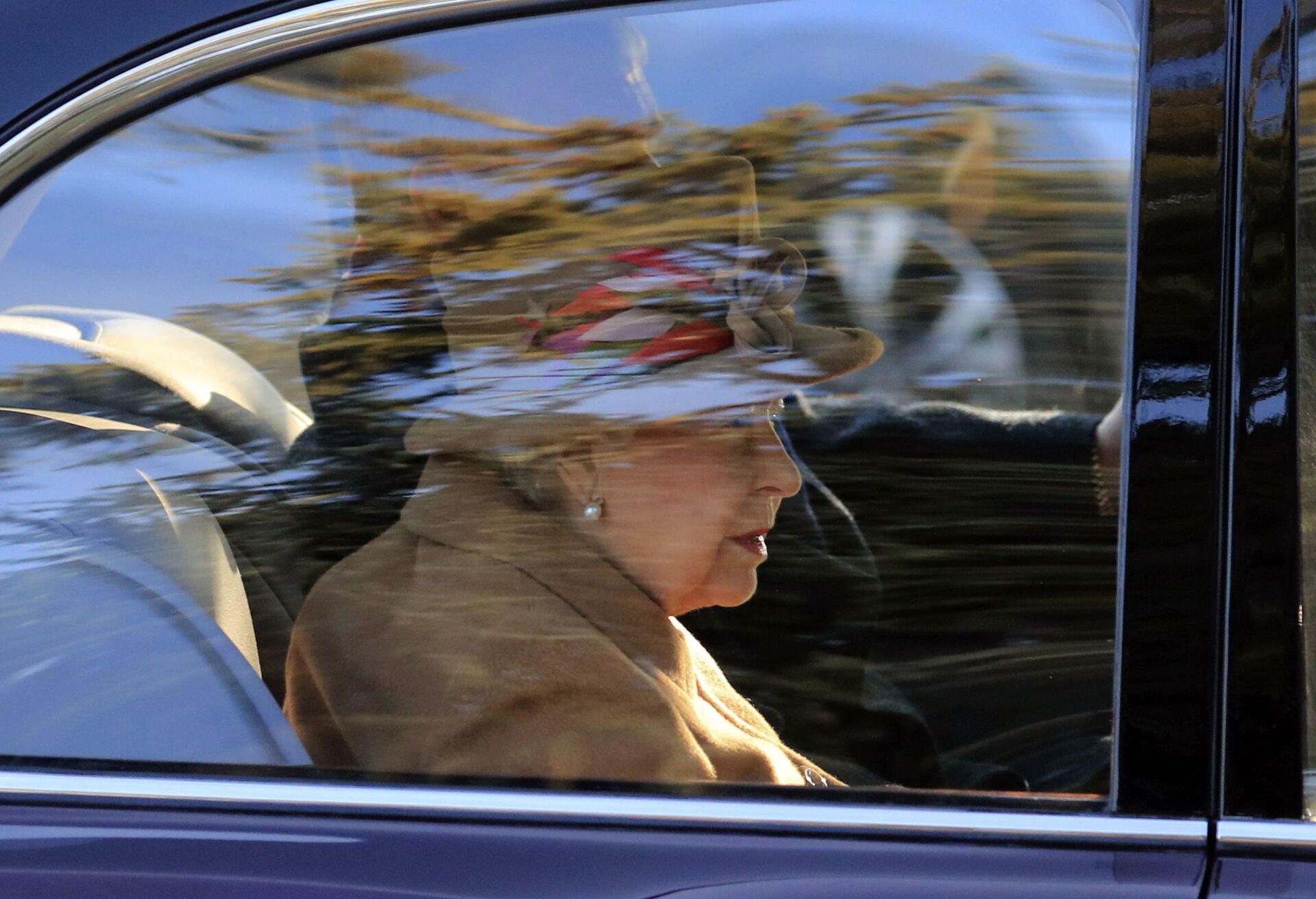 Britain's Queen Elizabeth attends a service at St Peter's church in Wolferton, near the Sandringham Estate in England, Sunday, Jan. 20, 2019. - Sputnik International, 1920, 15.11.2021