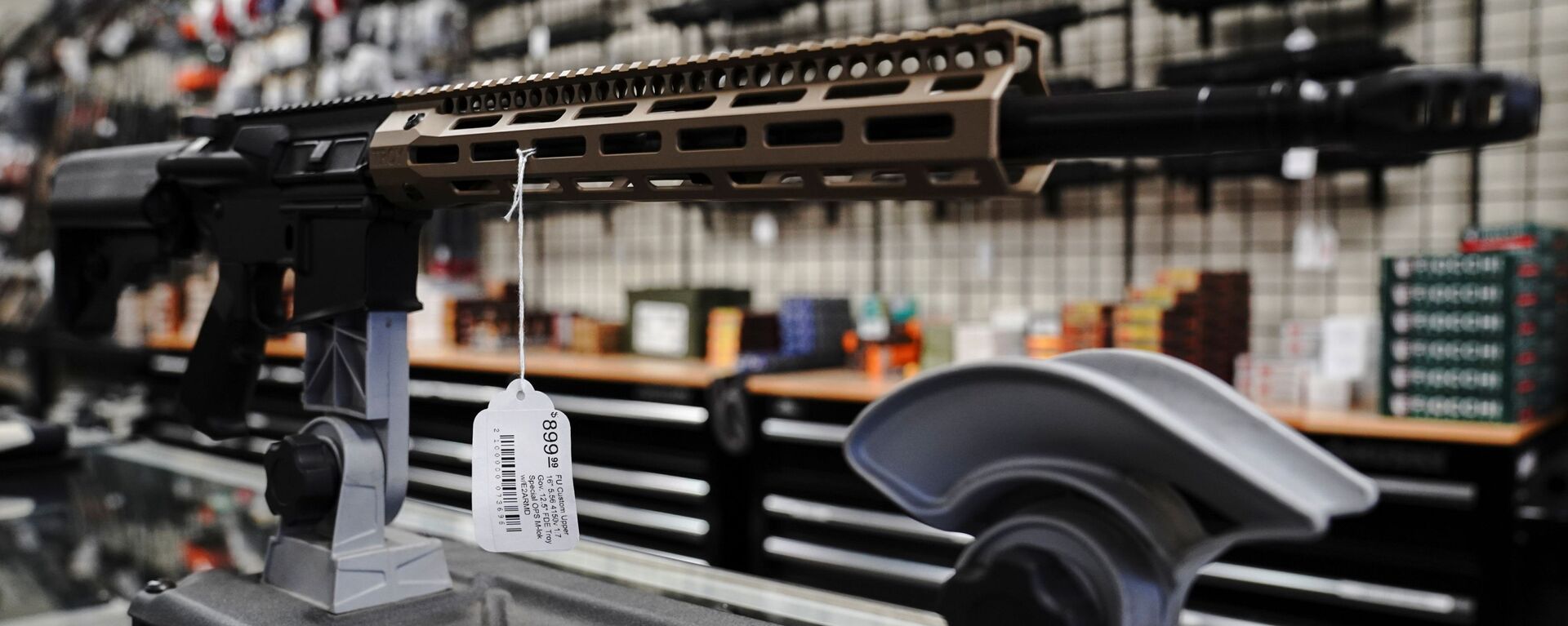 An FU custom upper receiver for an AR-15 style rifle is displayed for sale at Firearms Unknown, a gun store in Oceanside, California, U.S., April 12, 2021.  REUTERS/Bing Guan - Sputnik International, 1920, 22.07.2021