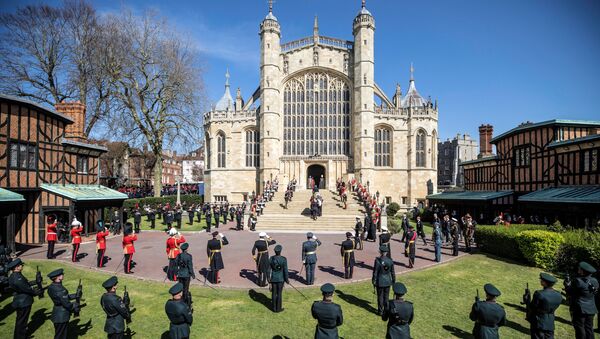 The coffin of Britain's Prince Philip, husband of Queen Elizabeth, who died at the age of 99, is taken into St. George's Chapel for a funeral service, in Windsor, Britain, April 17, 2021.  - Sputnik International